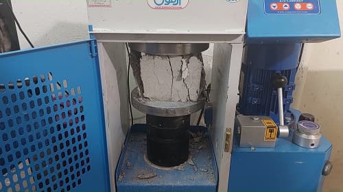 آزمایش مقاومت فشاری بتن 